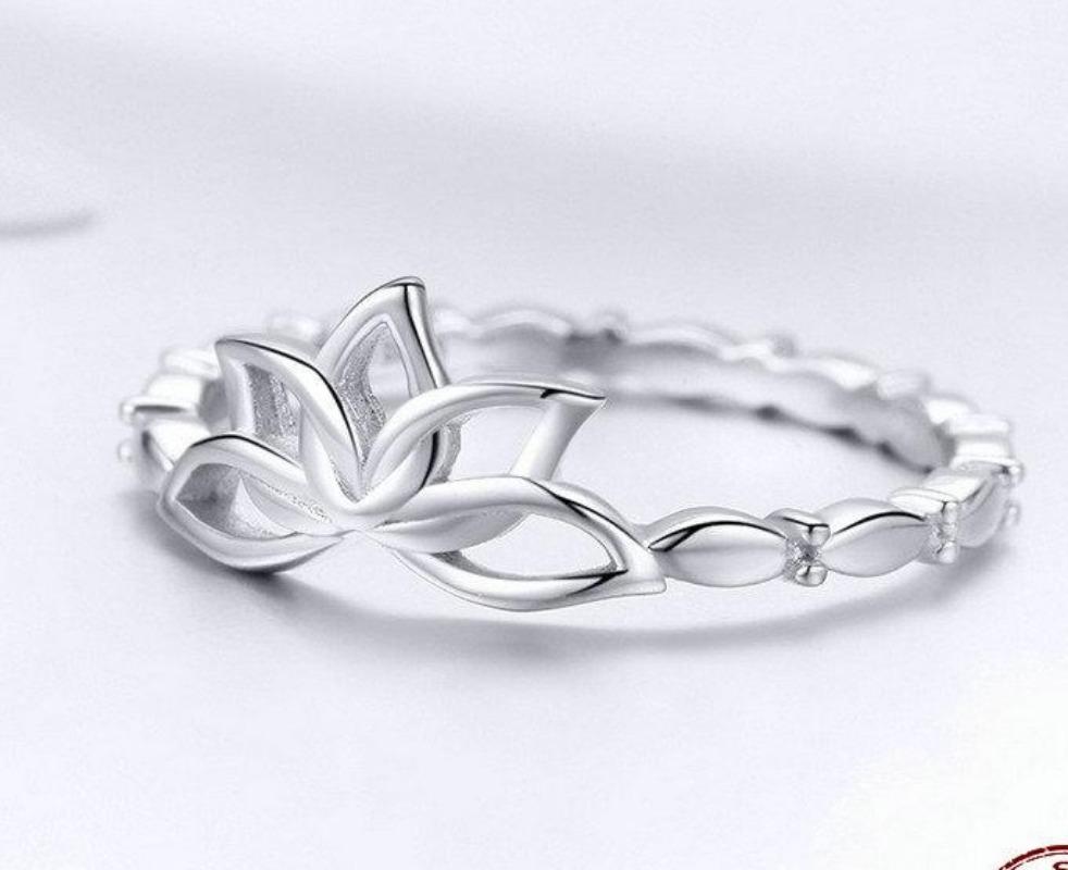 Silver Flower Engagement Ring